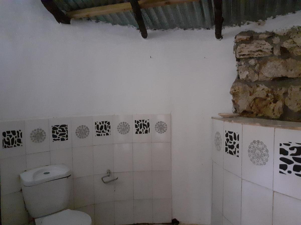 Gecko Nature Lodge Home Of Swahili Divers The Best Dive Center And Famous Gecko Restaurant Verani Ngoại thất bức ảnh